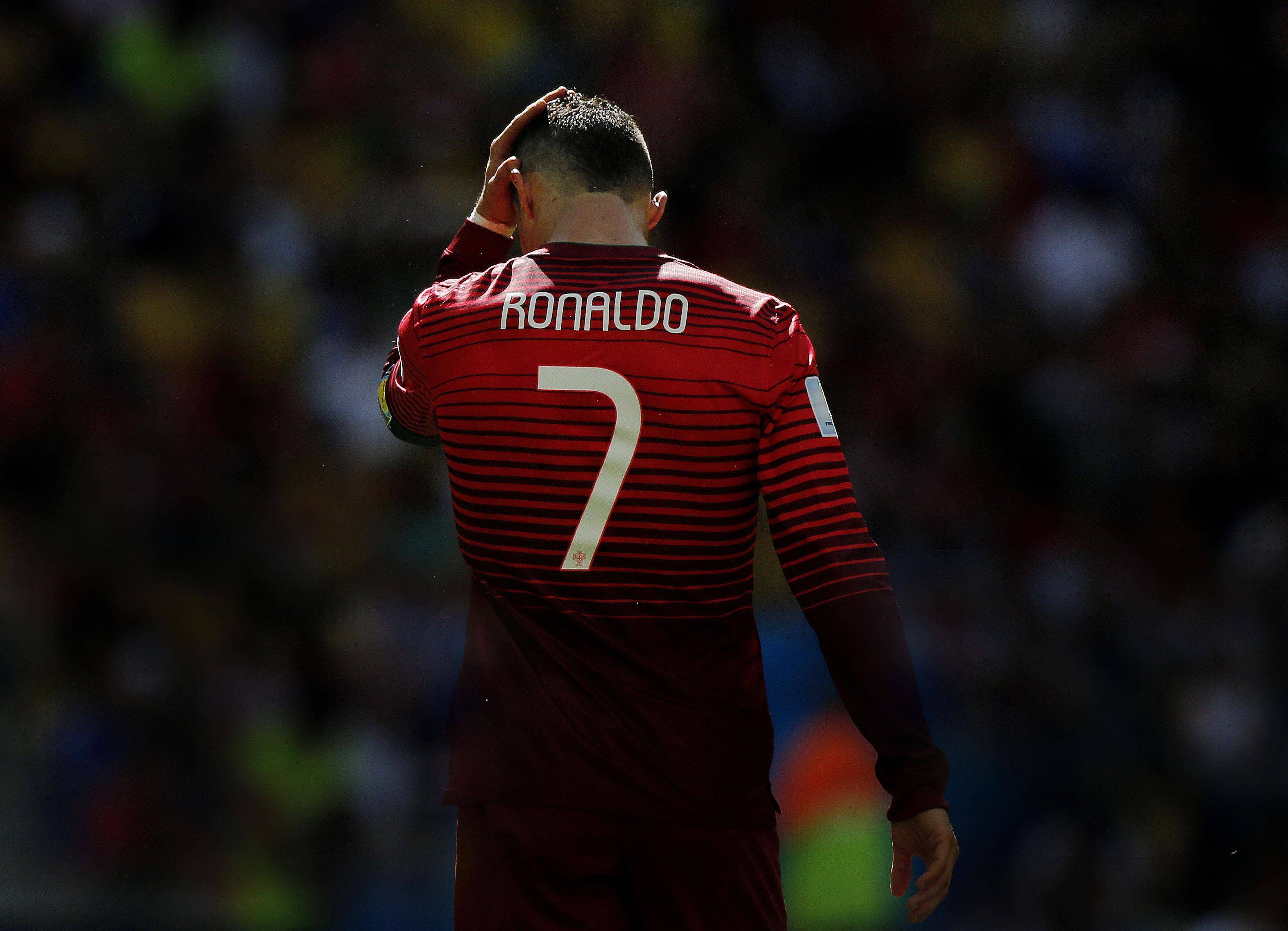 C罗伤愈复出，绝杀首场表现抢眼，巴黎圣日耳曼球迷欢呼！的简单介绍