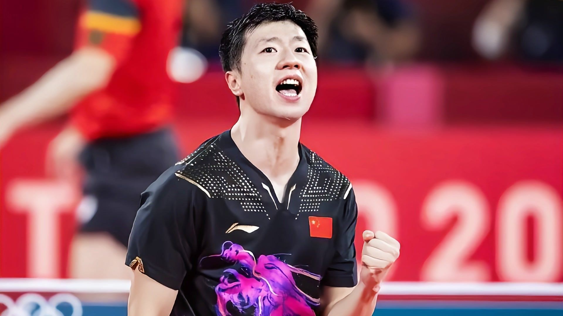 包含马龙在比赛中因伤离场，海港主教练感到担心！的词条