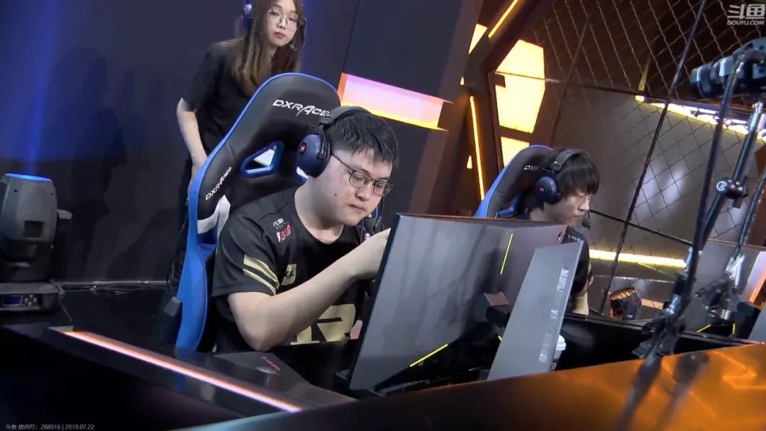 Ning迎来十五赛季高光表现，SKT球迷沸腾！